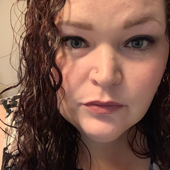 Meet your Posher, Shae - Picture 1 of 1